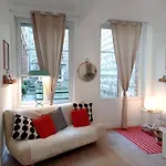 Polilla - Et Cosy Διέππη